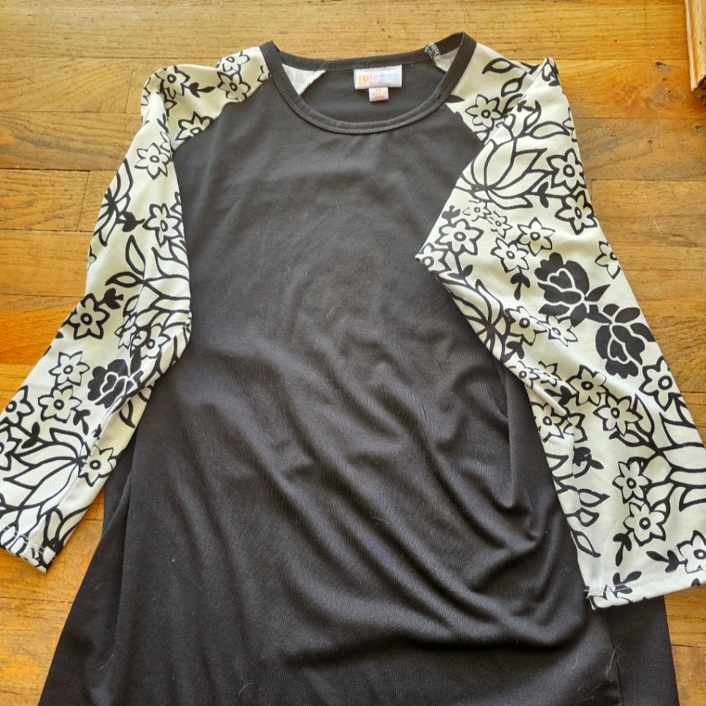 LulaRoe Gray Baseball Tee Size S